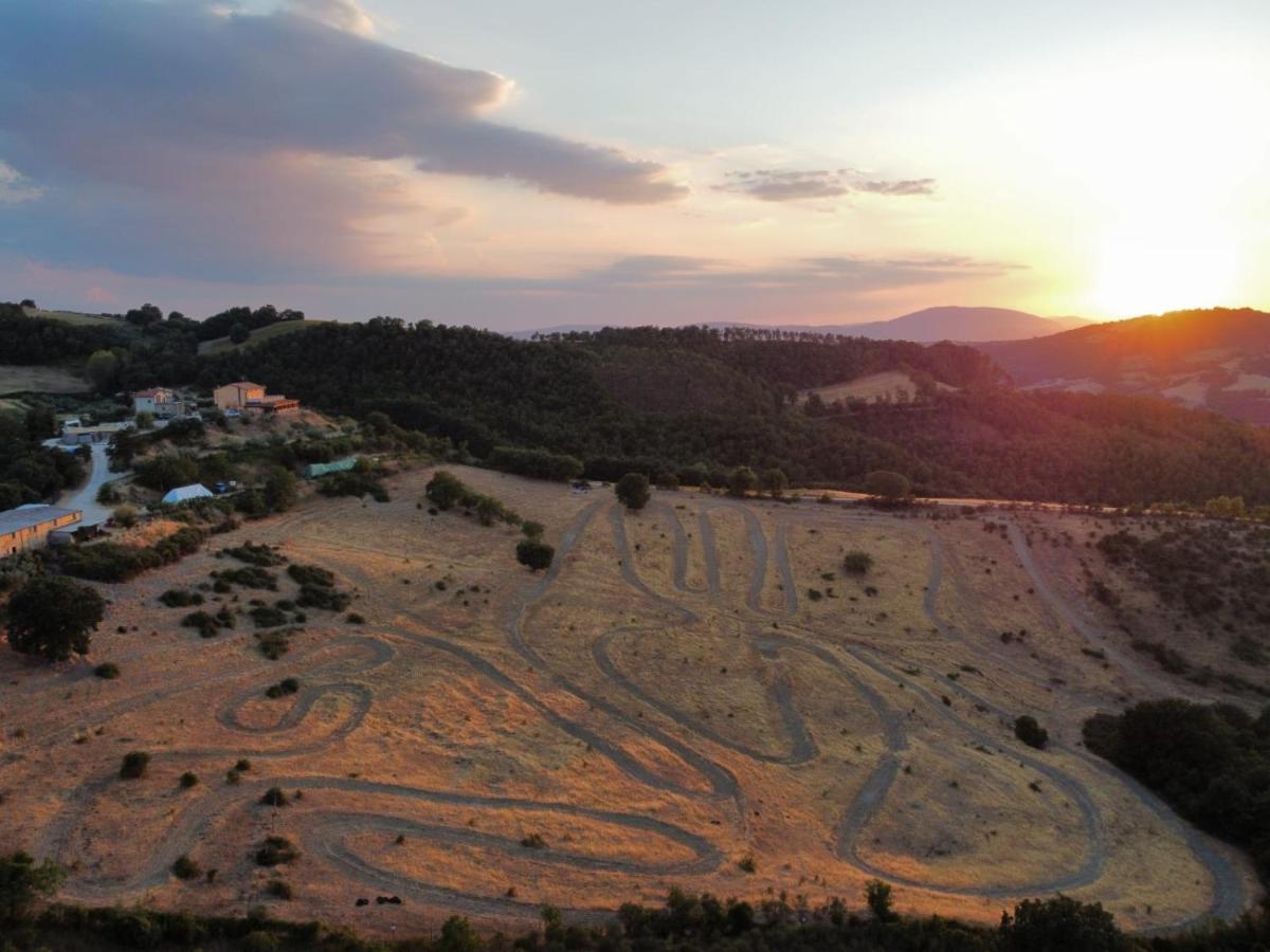 Agriturismo La Terrazza Valfabbrica ภายนอก รูปภาพ