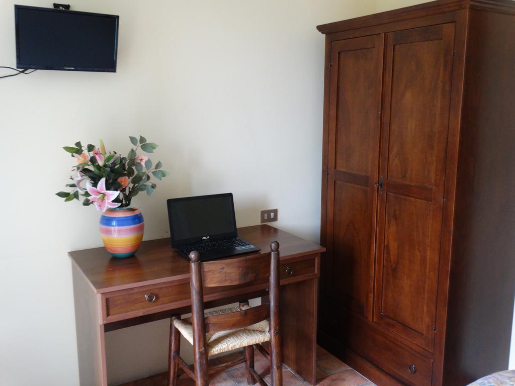 Agriturismo La Terrazza Valfabbrica ภายนอก รูปภาพ