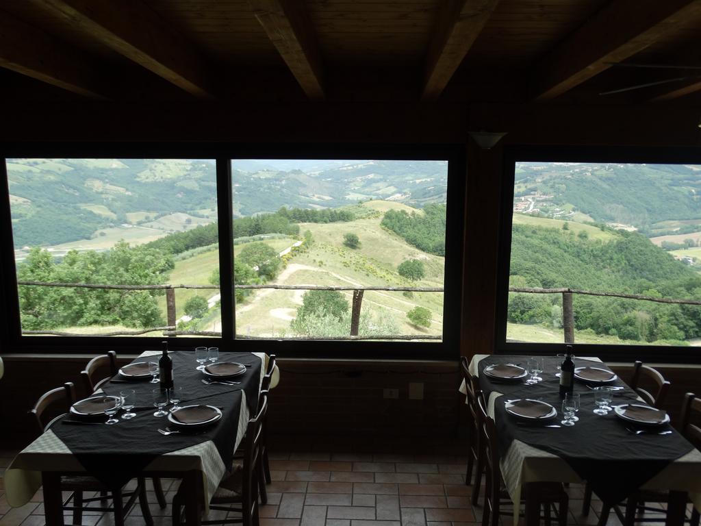 Agriturismo La Terrazza Valfabbrica ภายนอก รูปภาพ