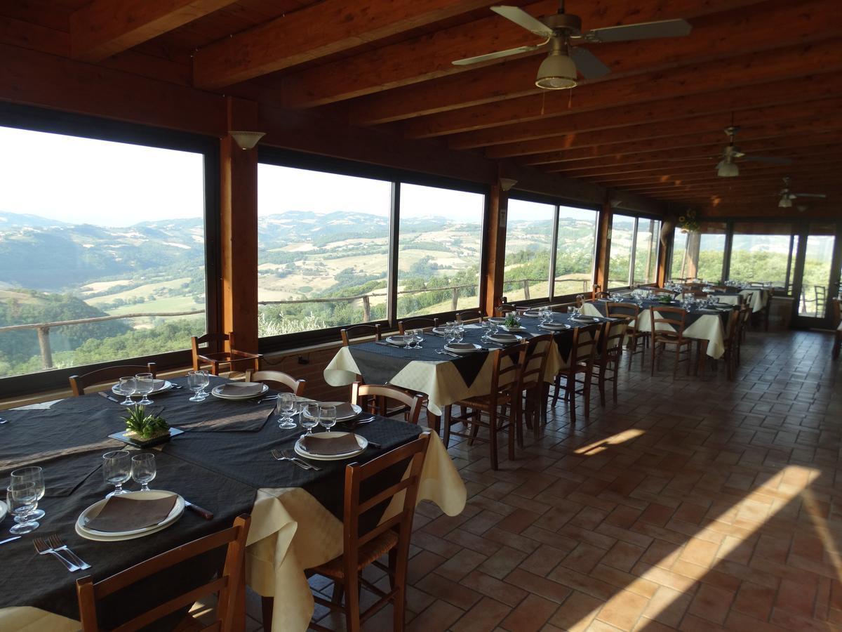 Agriturismo La Terrazza Valfabbrica ภายนอก รูปภาพ